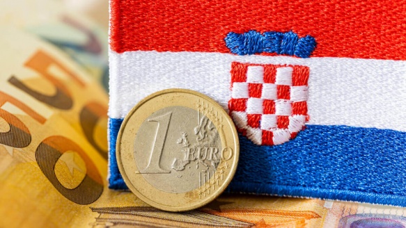 Не, еврото няма да ни спаси – ние сами ще го направим