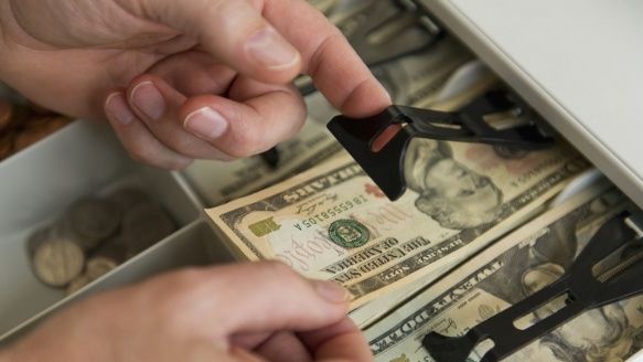 Инфлация, лихви и липсващата пазарна корекция