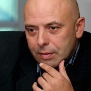 Мартин Николов